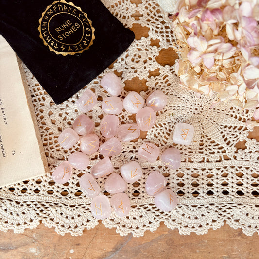 Runes - Quartz rose