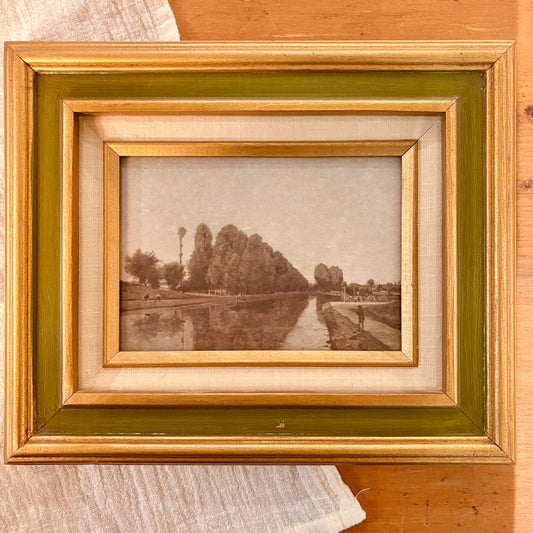 Canvas print - The cellist