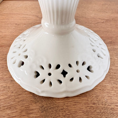 Bougeoir en porcelaine blanche