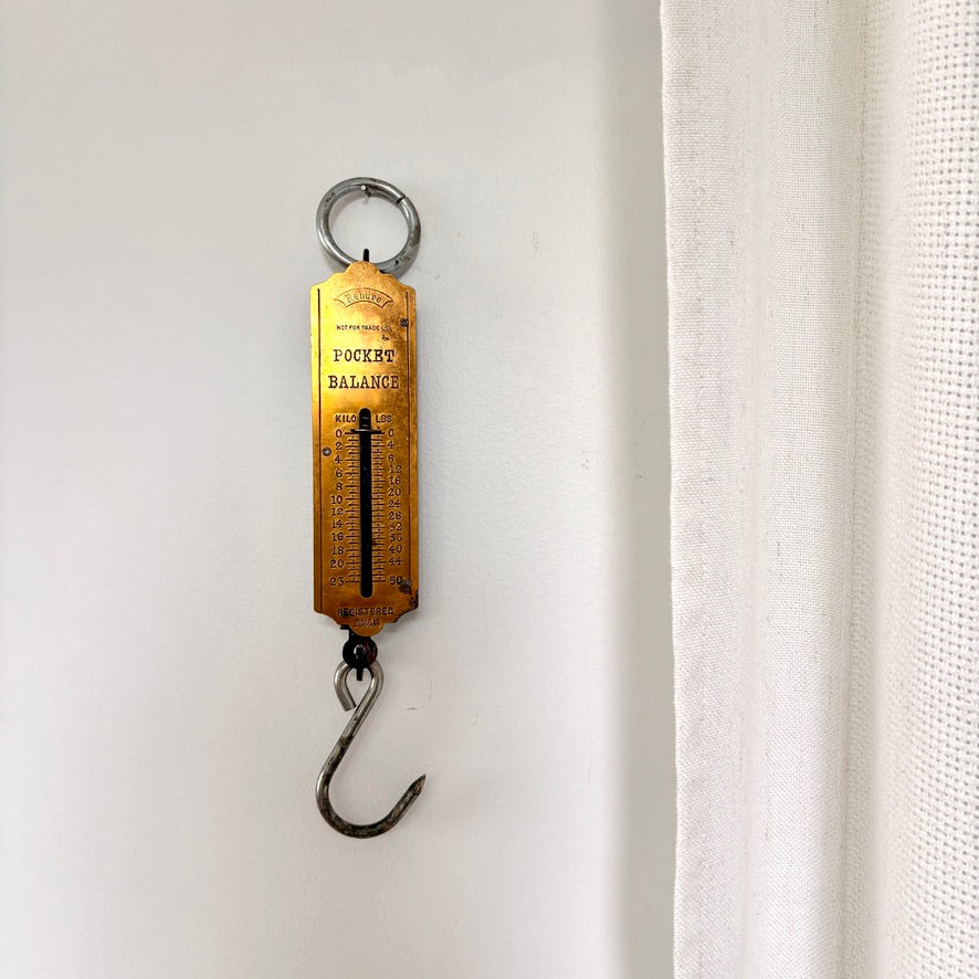Petite balance à ressort vintage