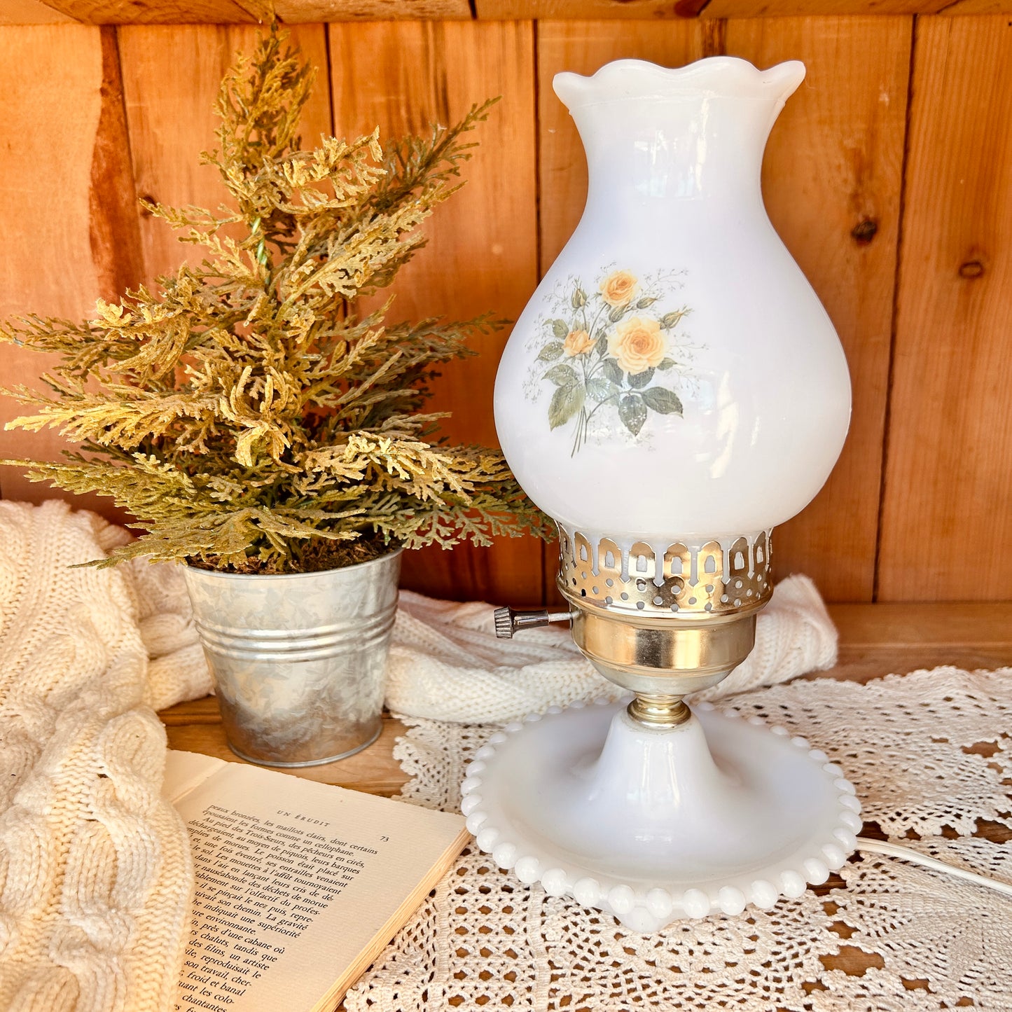 Lampe de chevet en milkglass