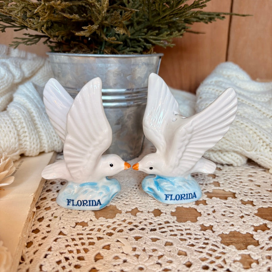Seagull salt and pepper shaker