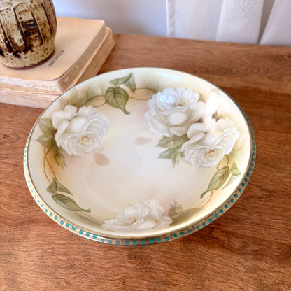 Bol tripode en porcelaine fine