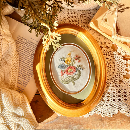 Encadrement vintage - Broderie florale