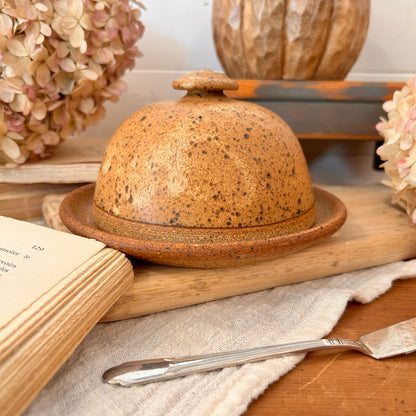 Artisanal butter dish