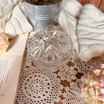 Pot en verre taillé