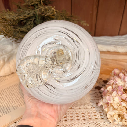 Pomme en verre soufflé