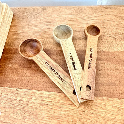 Trio de cuillères à mesurer en bois