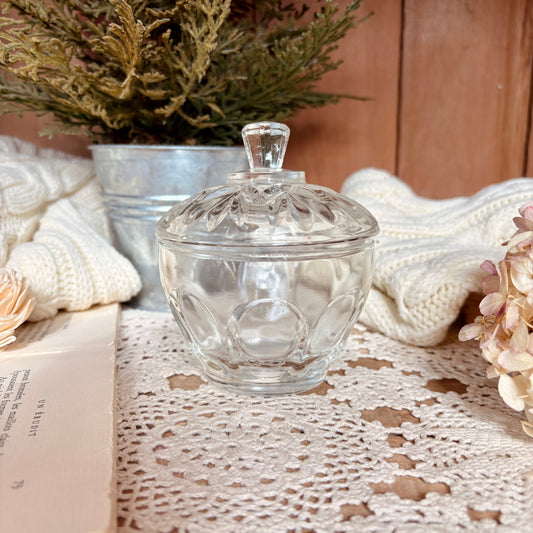 Pot en verre taillé