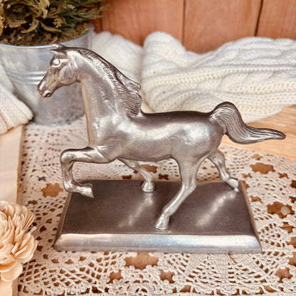 Cheval en étain