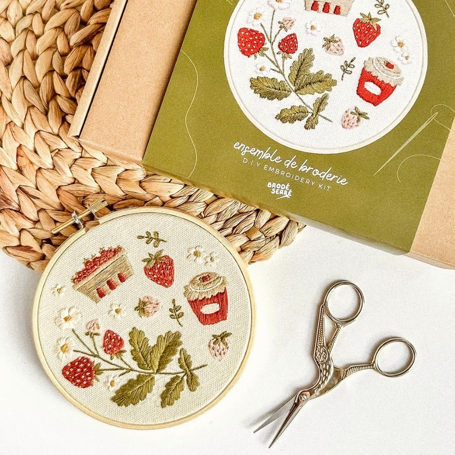 DIY embroidery set - Strawberries from Quebec