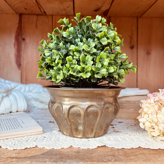 Petit cache-pot en laiton