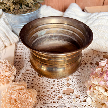 Petit cache-pot en laiton