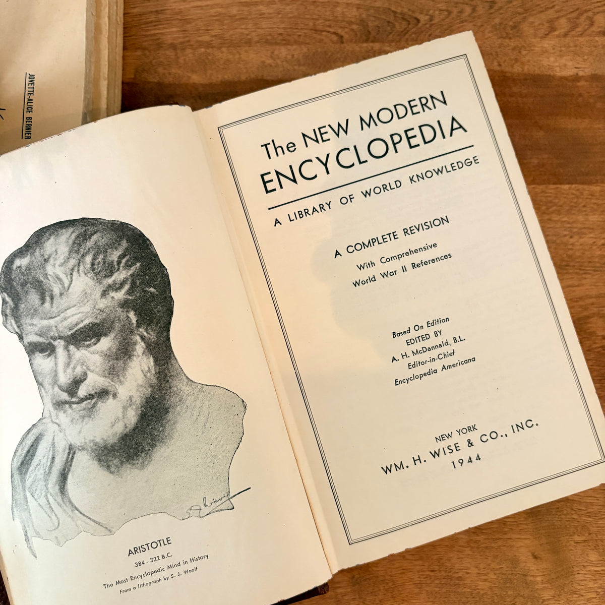 Livre - The new modern encyclopedia
