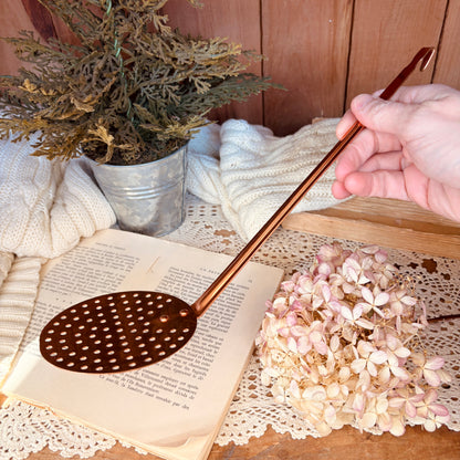 Spatule/écumoire en cuivre