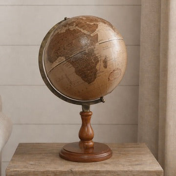 Globe-terrestre en cuir