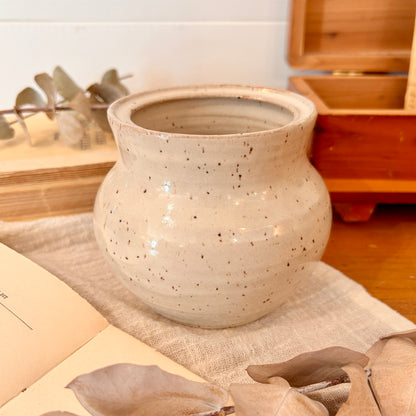 Stoneware pot