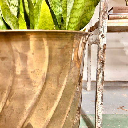 Brass flowerpot XL