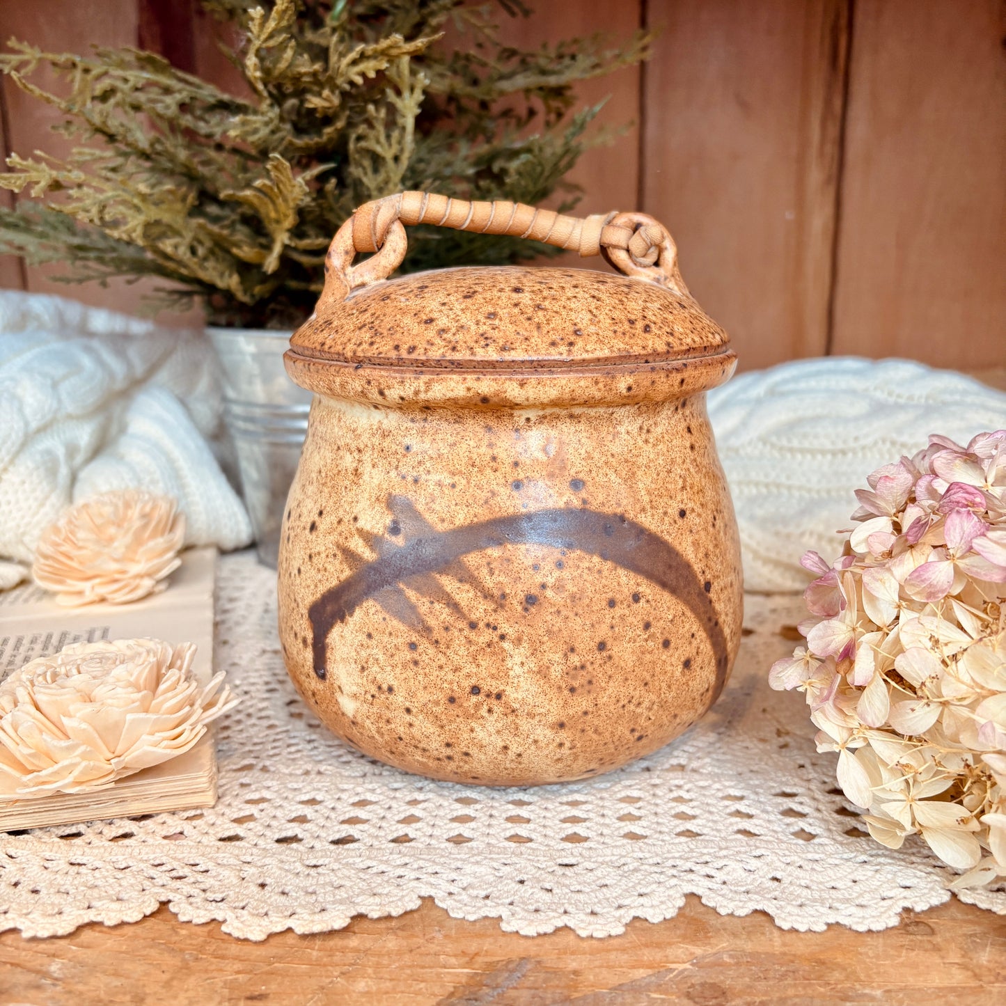 Pot en grès artisanal
