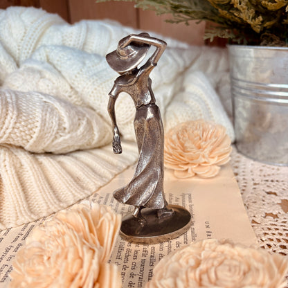 Statuette femme au vent