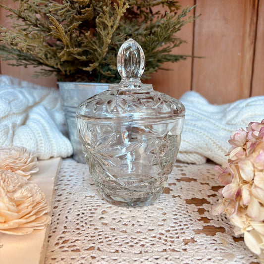 Pot en verre taillé