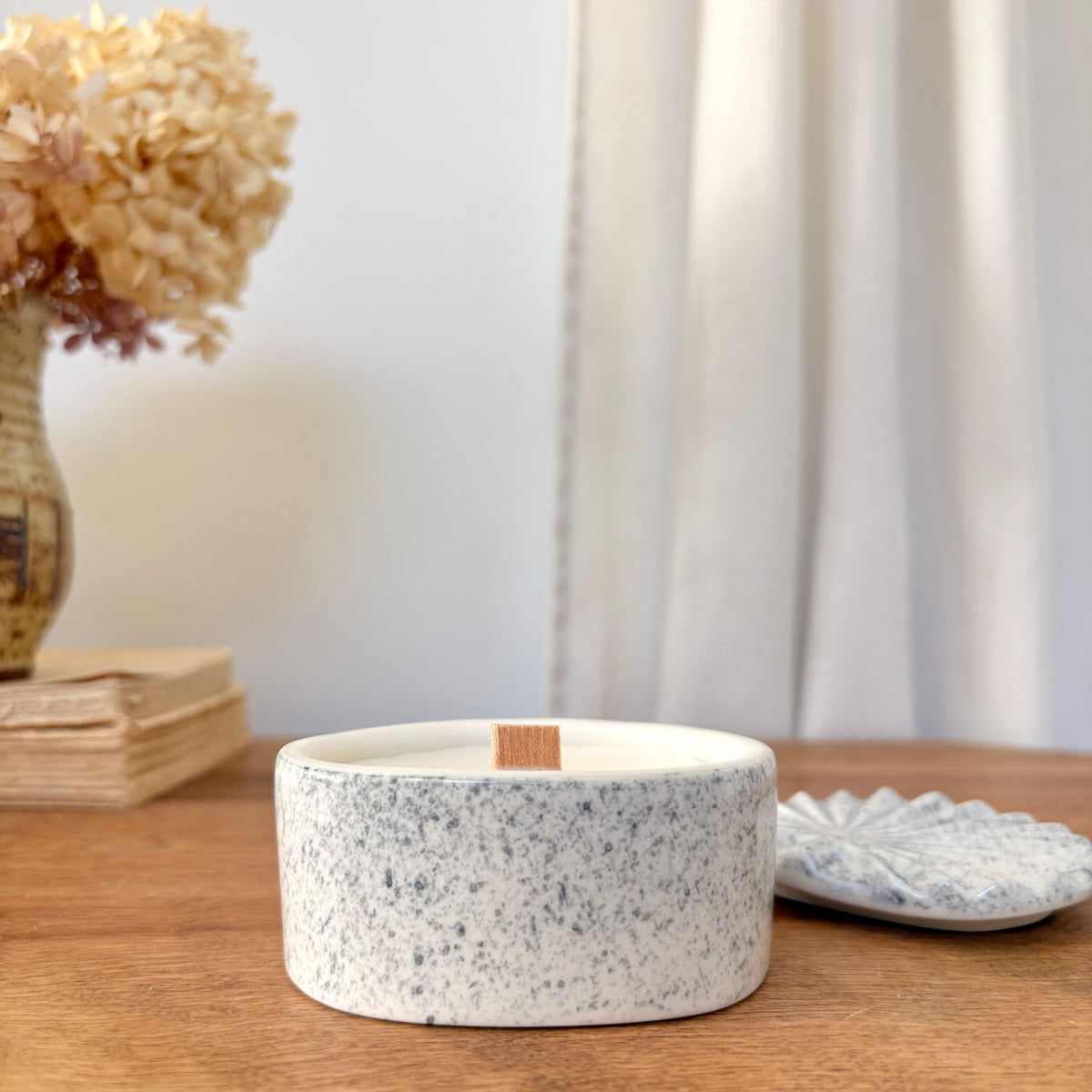 Stoneware candle - Basil pear