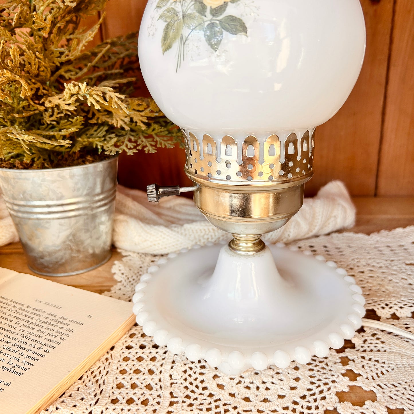 Lampe de chevet en milkglass