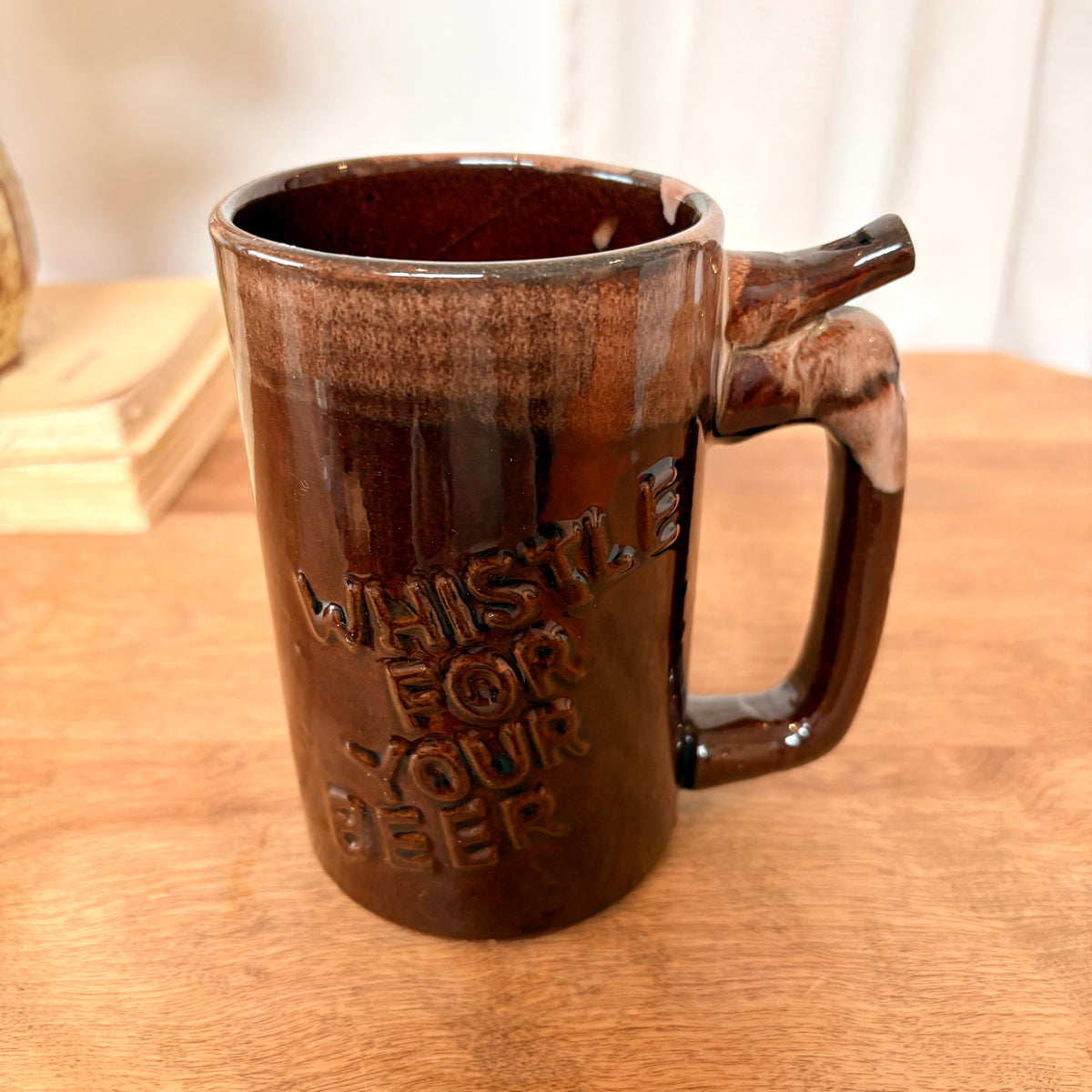 Tasse à bière sifflet