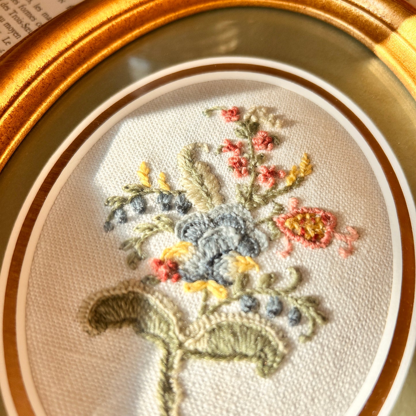 Encadrement vintage - Broderie florale