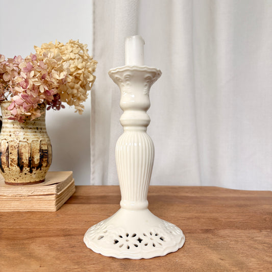 Bougeoir en porcelaine blanche