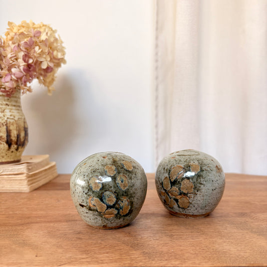 Artisanal salt and pepper shaker