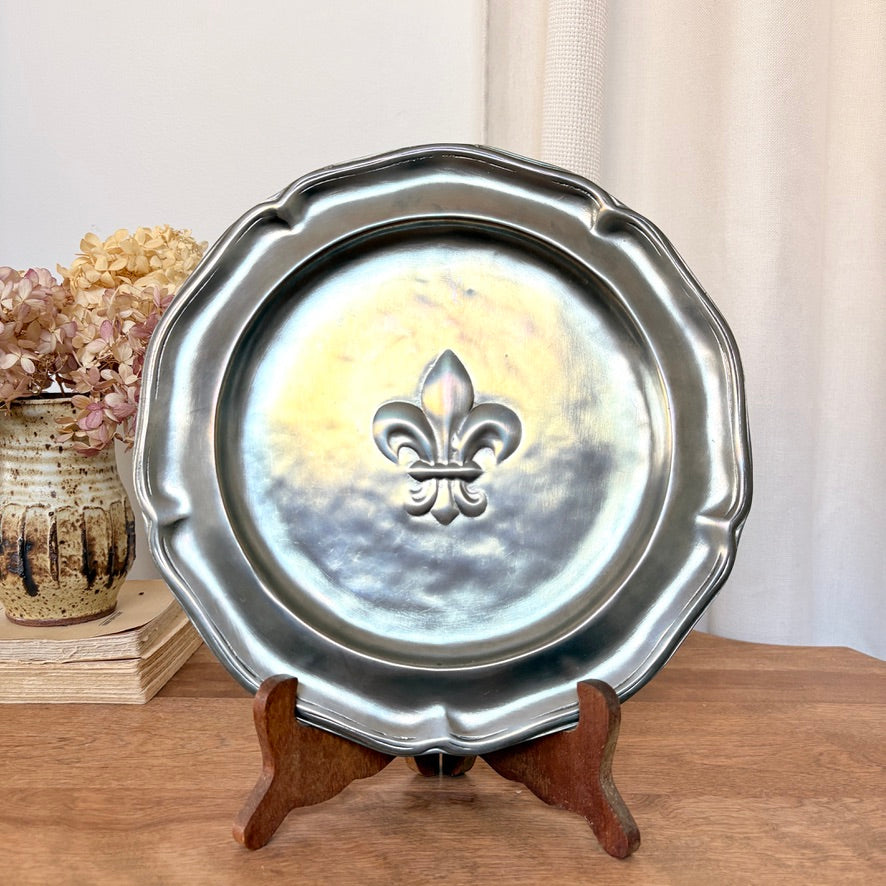 Assiette décorative en étain