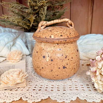 Pot en grès artisanal