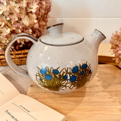 Ceramic teapot