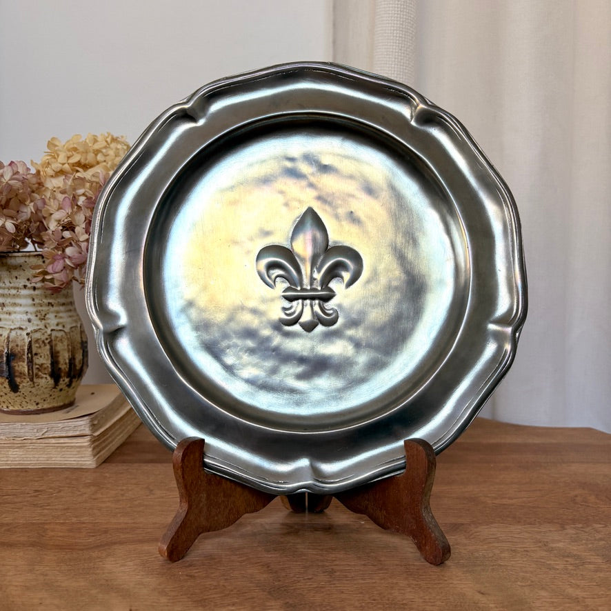 Assiette décorative en étain