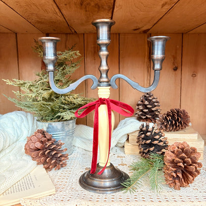 Three-branch candelabrum