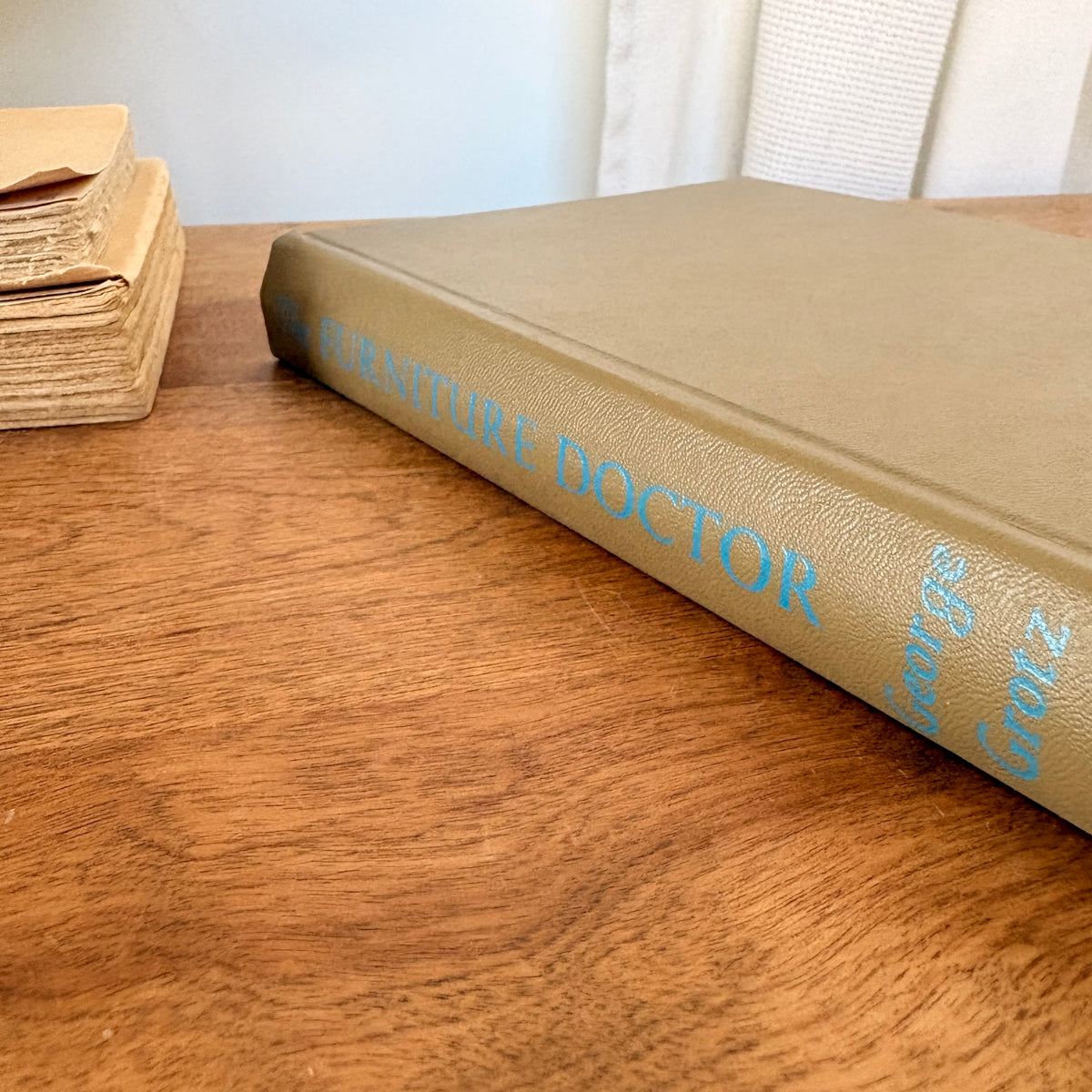 Livre - The furniture doctor