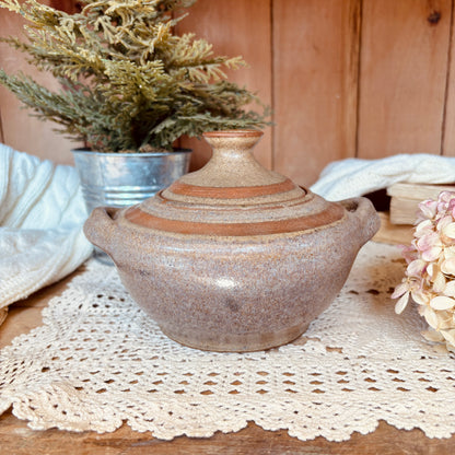 Stoneware pot