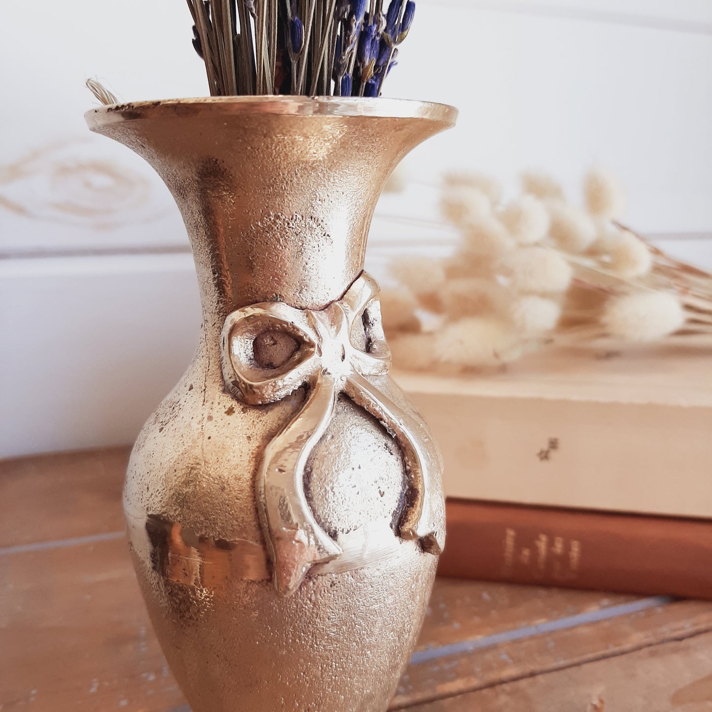 Vase boucle en laiton