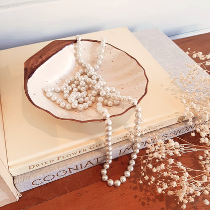 Laurentian pottery cup