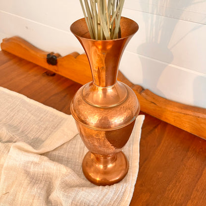 Vase en cuivre vintage