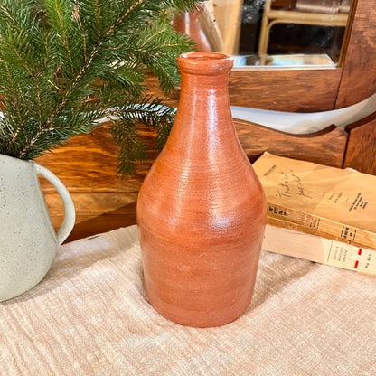 Vintage terracotta soliflore